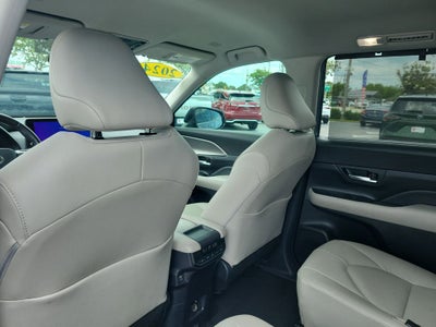 2024 Toyota GRAND HIGHLANDER XLE