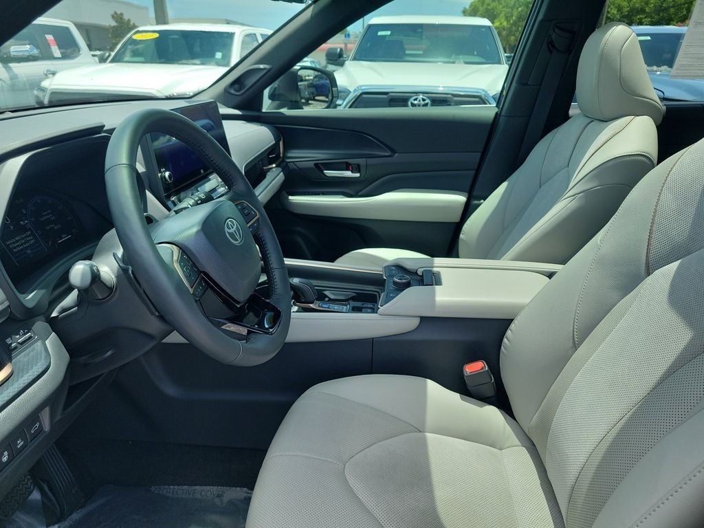 2025 Toyota Grand Highlander Hybrid MAX Platinum
