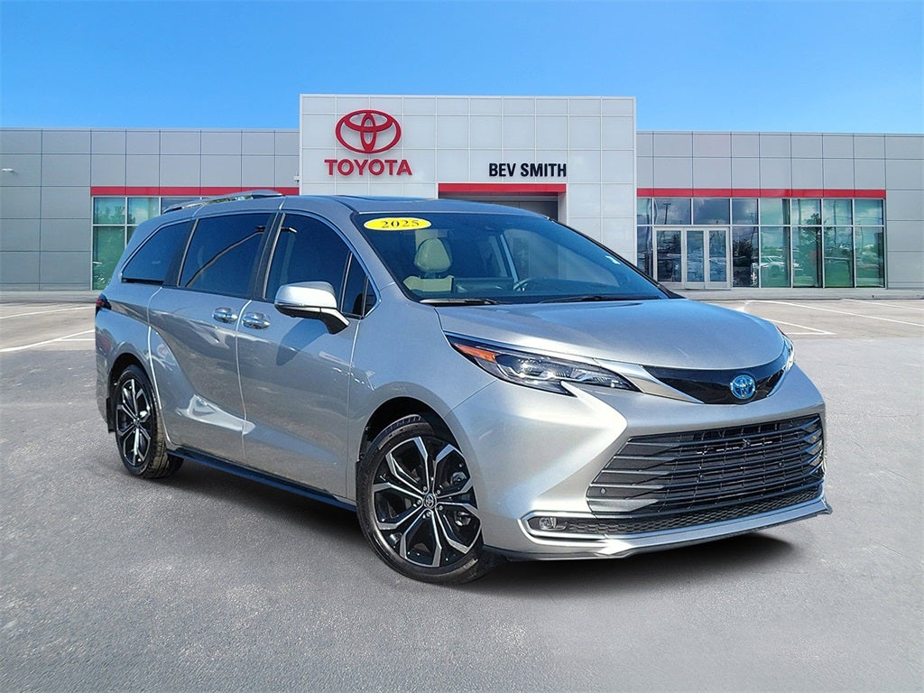 2025 Toyota Sienna Platinum 7 Passenger