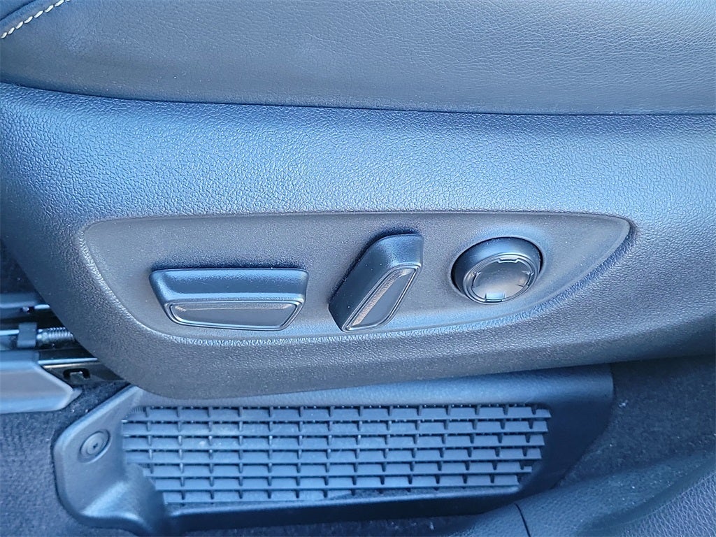 2025 Toyota Sienna Platinum 7 Passenger