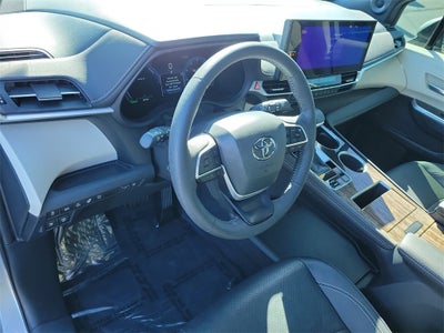 2025 Toyota Sienna Platinum 7 Passenger