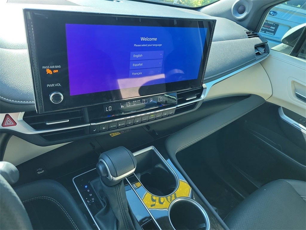 2025 Toyota Sienna Platinum 7 Passenger