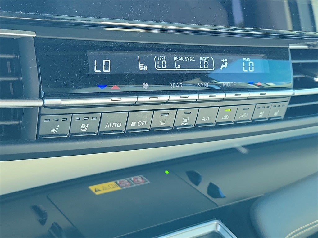 2025 Toyota Sienna Platinum 7 Passenger