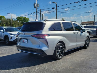 2025 Toyota Sienna Platinum 7 Passenger