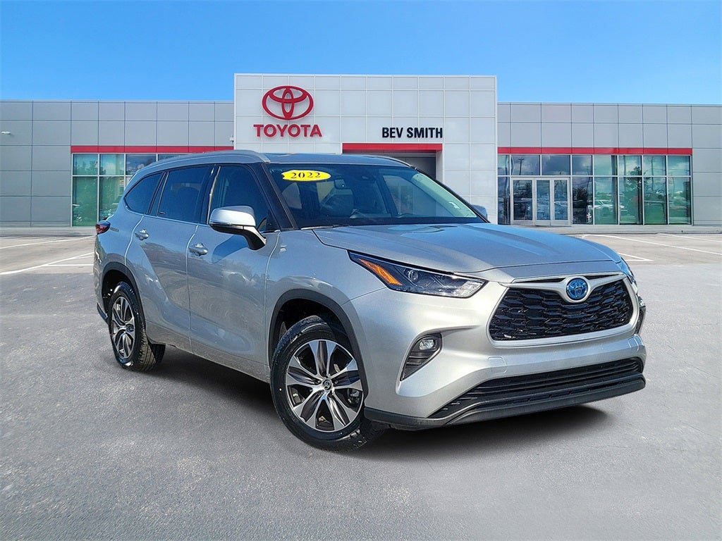 2022 Toyota Highlander Hybrid XLE