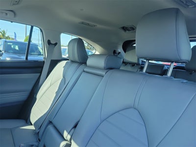 2022 Toyota Highlander Hybrid XLE