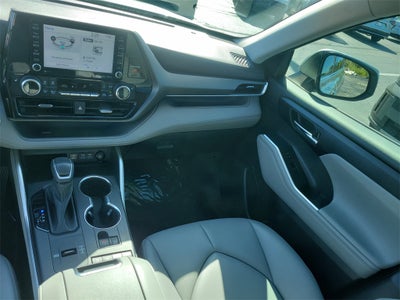 2022 Toyota Highlander Hybrid XLE