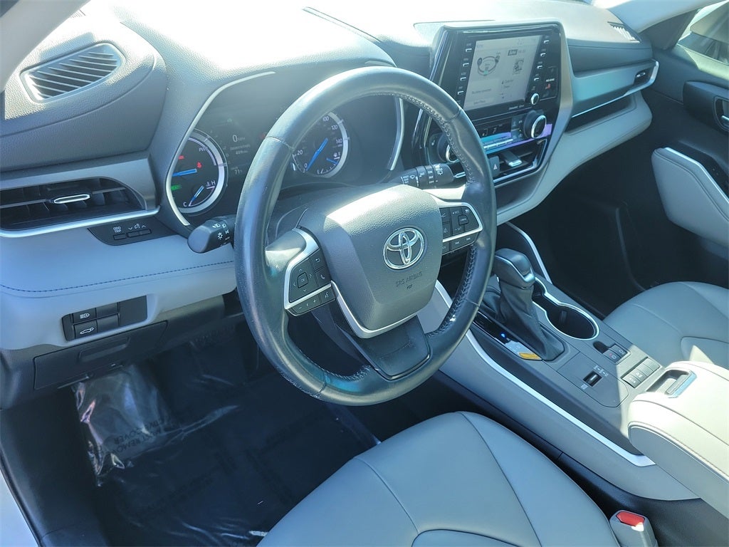 2022 Toyota Highlander Hybrid XLE