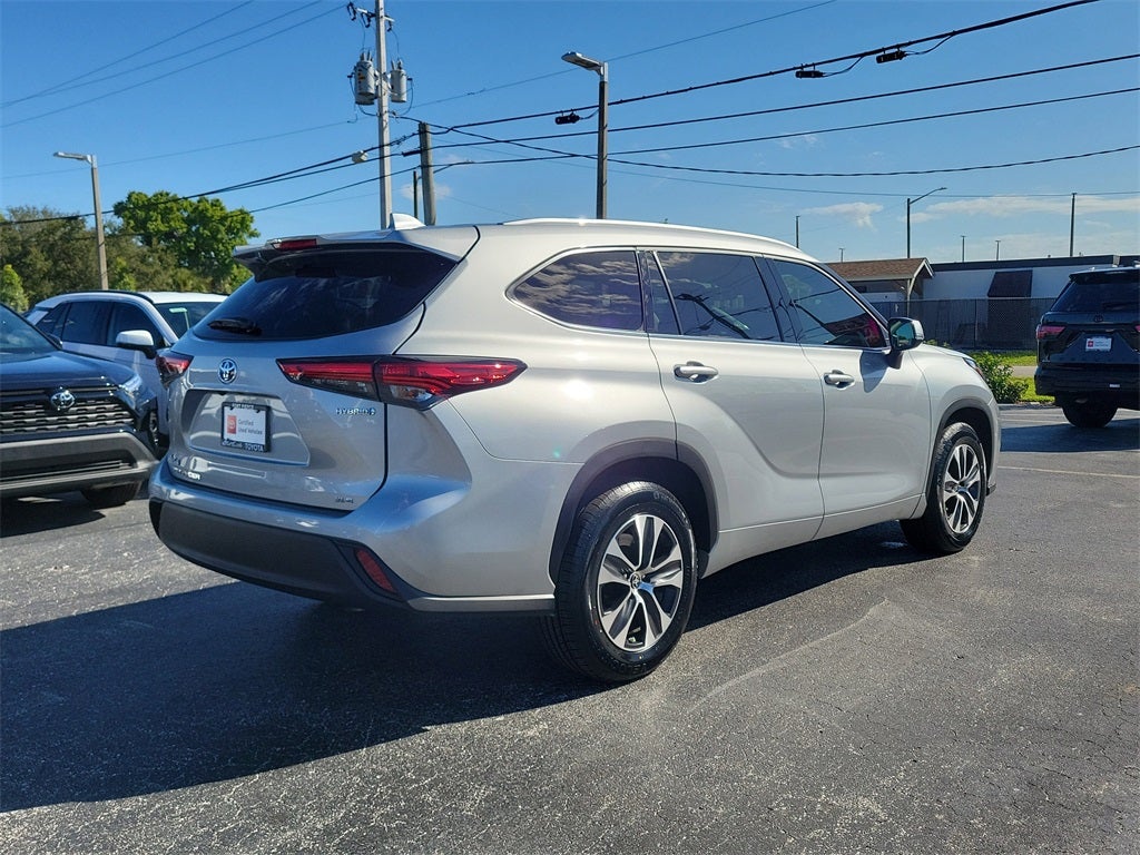 2022 Toyota Highlander Hybrid XLE