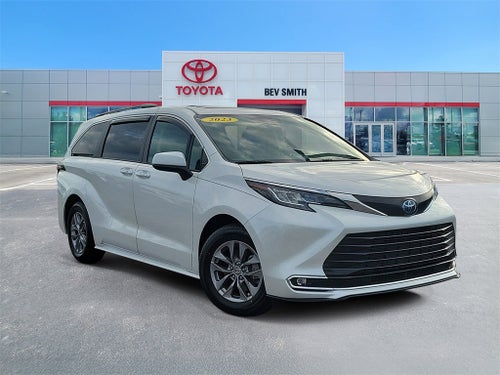 2023 Toyota Sienna XLE