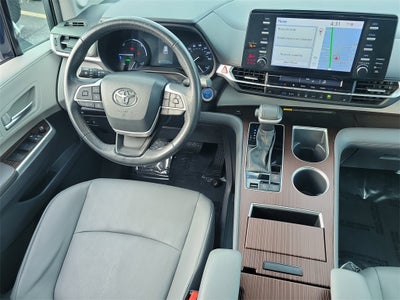 2023 Toyota Sienna XLE