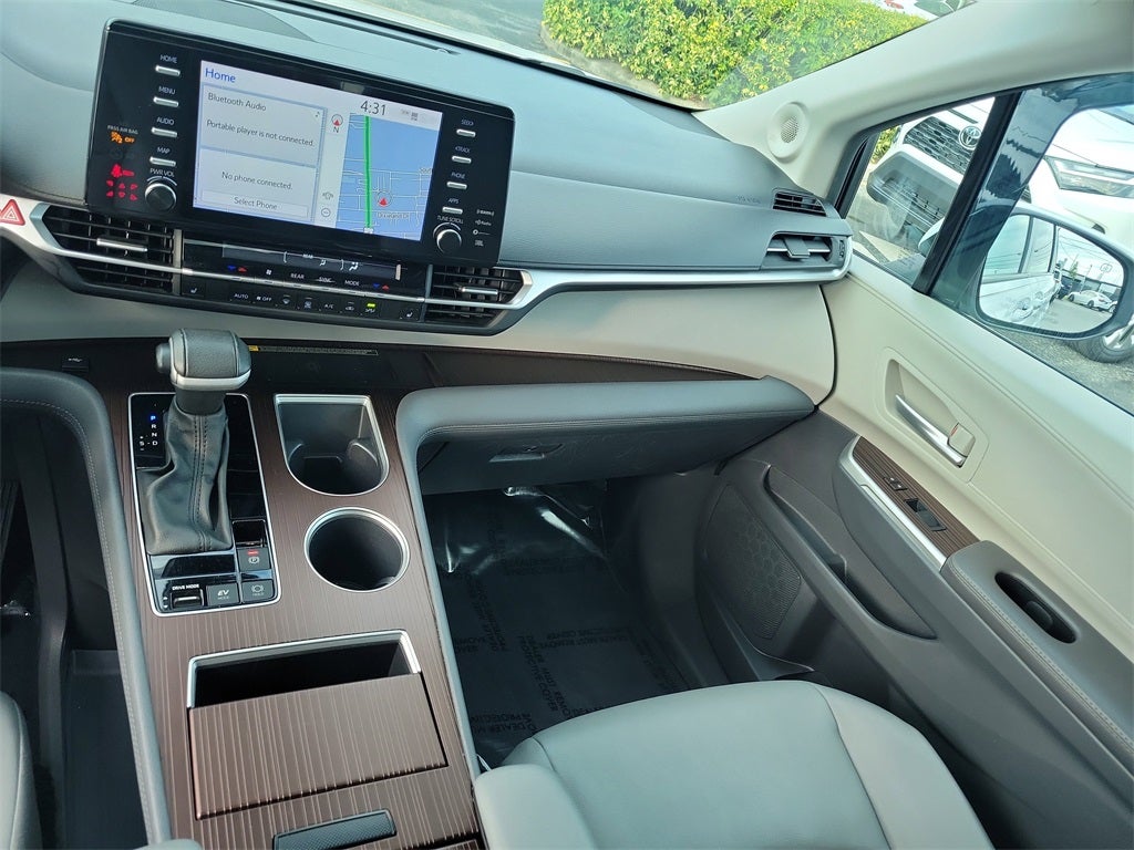 2023 Toyota Sienna XLE