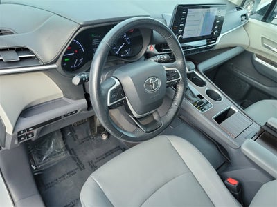 2023 Toyota Sienna XLE