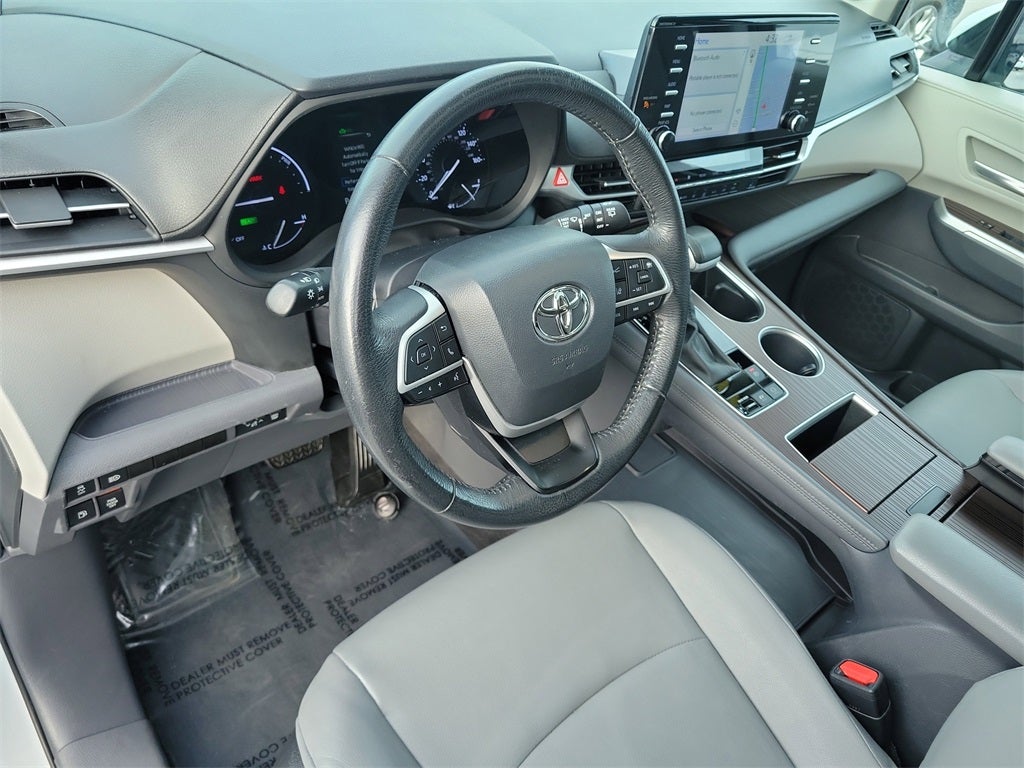 2023 Toyota Sienna XLE
