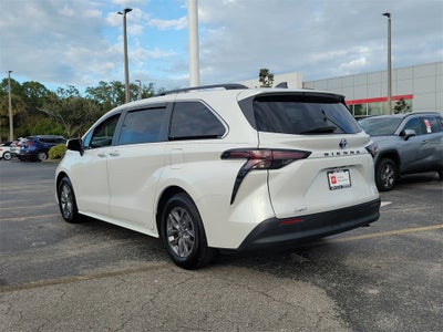 2023 Toyota Sienna XLE