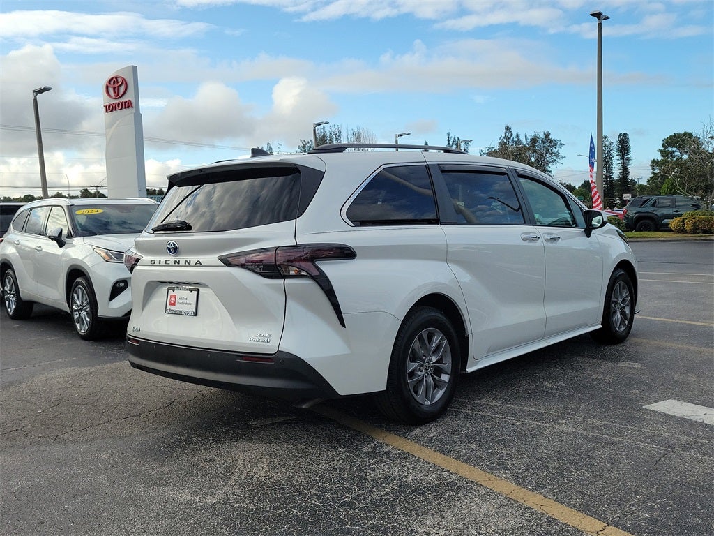 2023 Toyota Sienna XLE