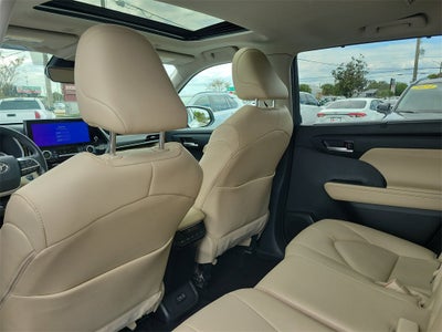 2024 Toyota Highlander Hybrid XLE