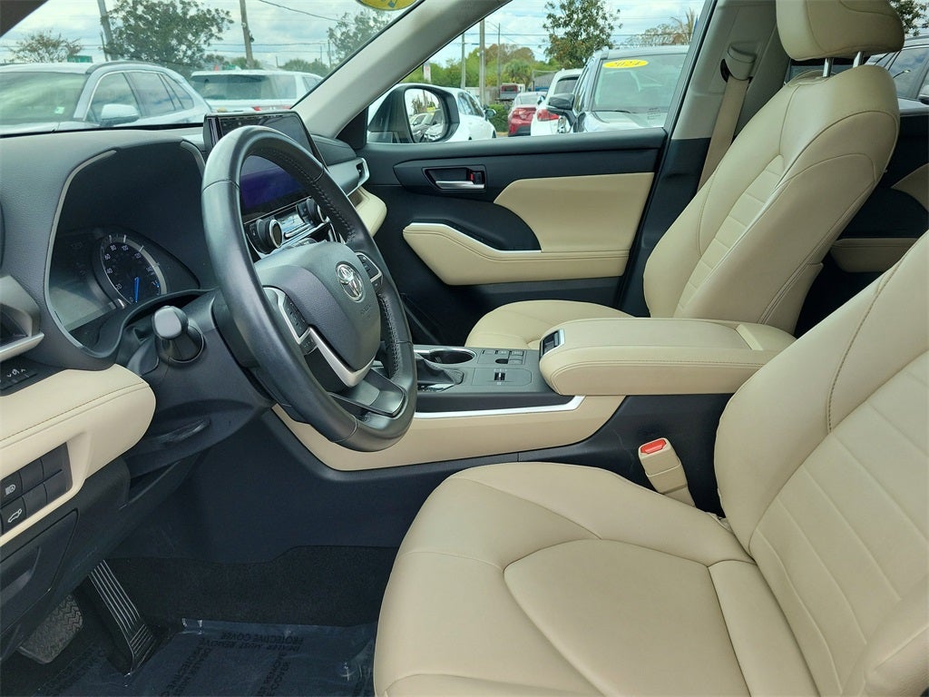 2024 Toyota Highlander Hybrid XLE