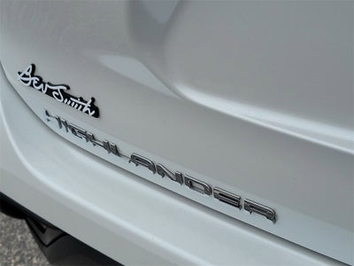 2024 Toyota Highlander Hybrid XLE