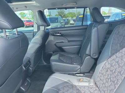 2025 Toyota Highlander Hybrid XLE