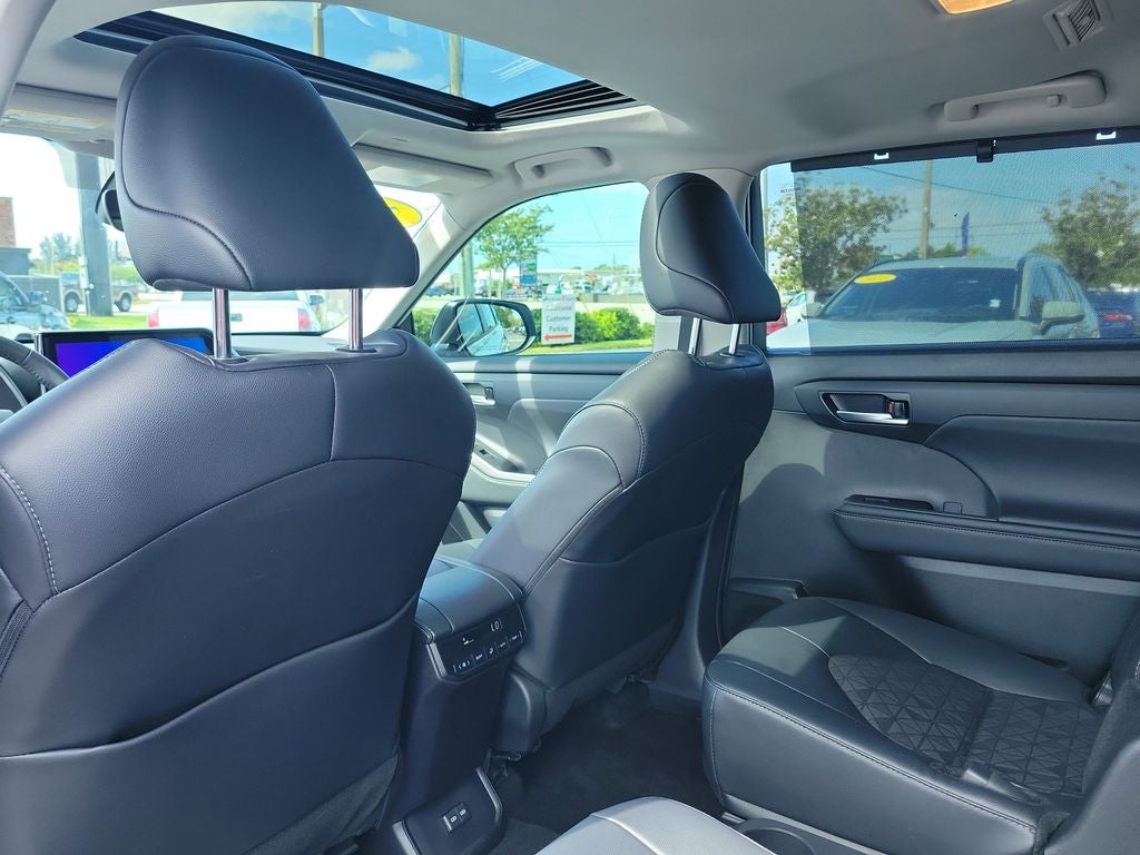 2025 Toyota Highlander Hybrid XLE