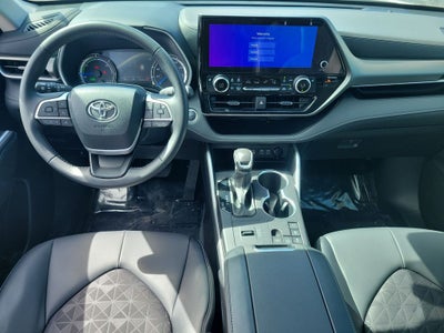 2025 Toyota Highlander Hybrid XLE