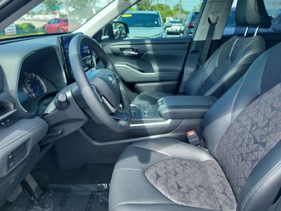 2025 Toyota Highlander Hybrid XLE