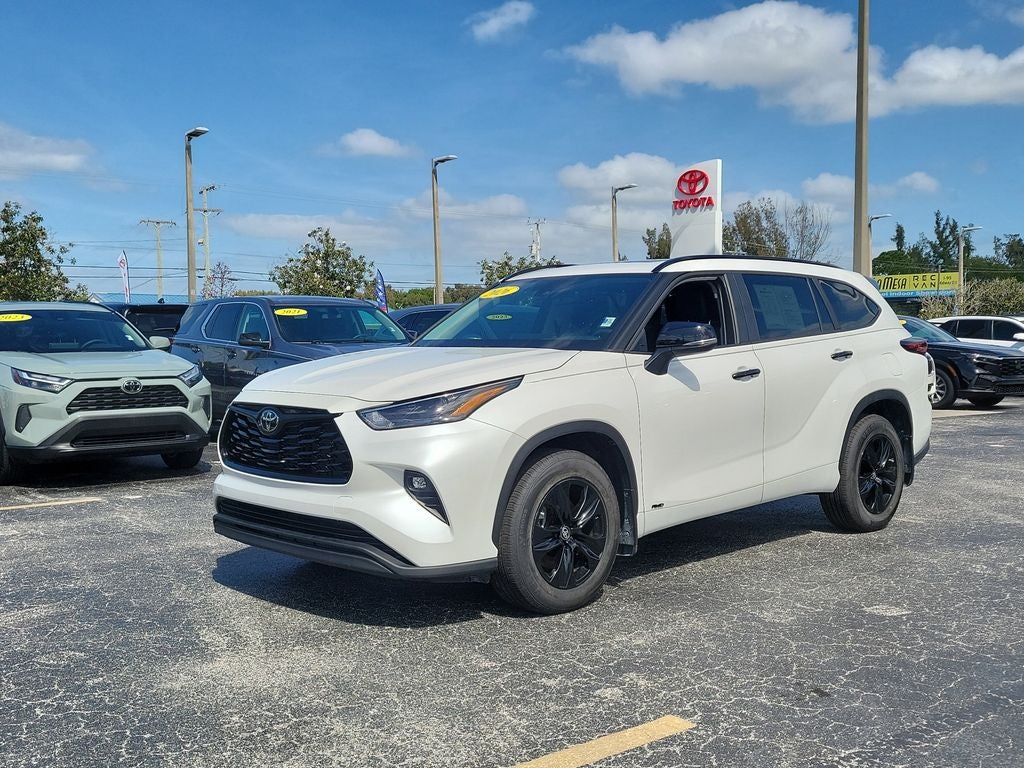 2025 Toyota Highlander Hybrid XLE