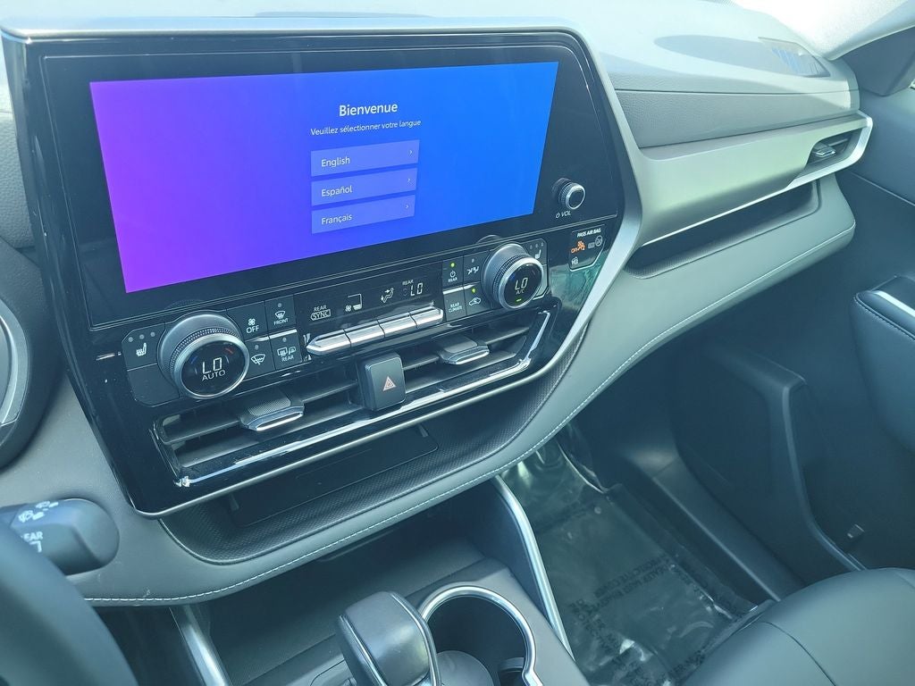 2025 Toyota Highlander Hybrid XLE