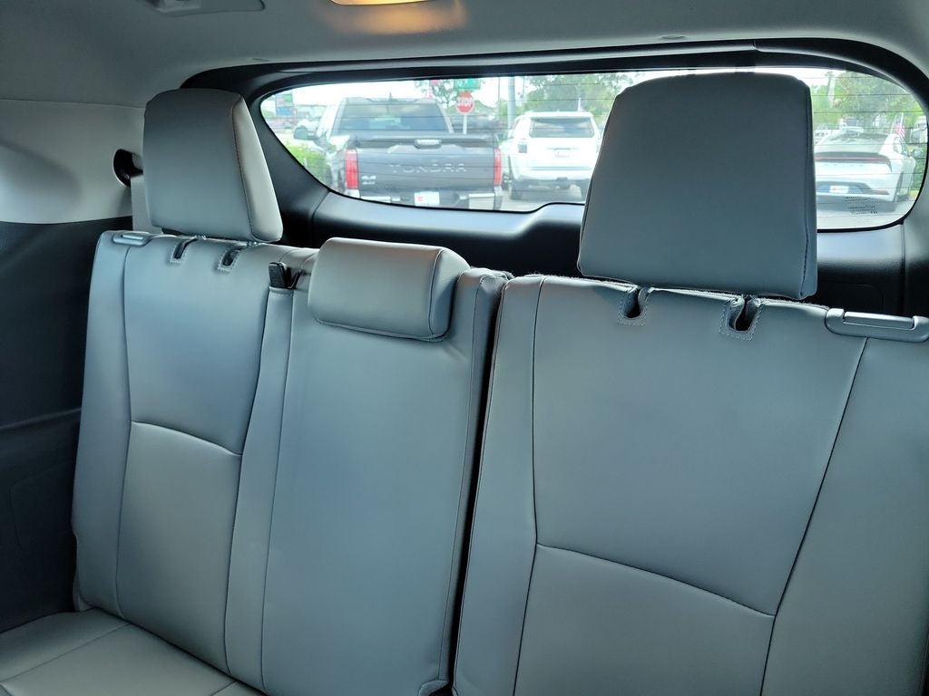 2025 Toyota Highlander XLE