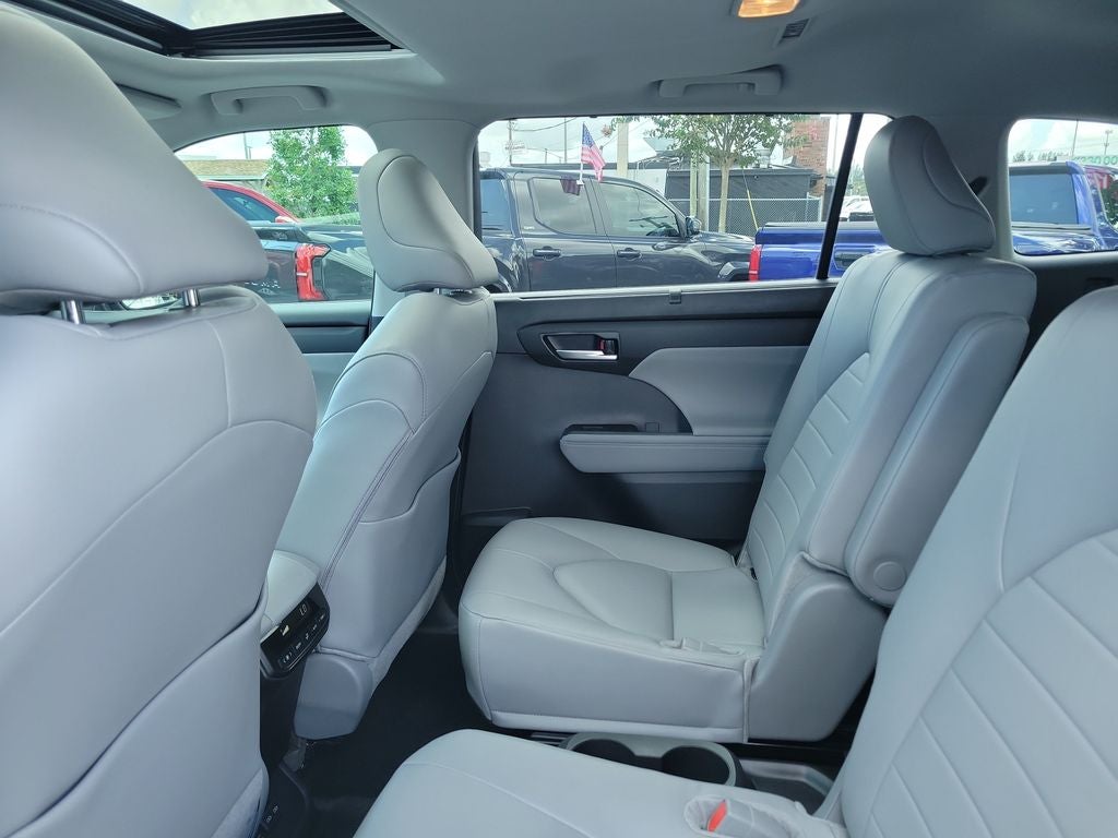 2025 Toyota Highlander XLE