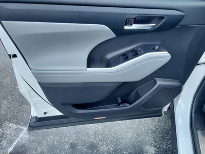 2025 Toyota Highlander XLE