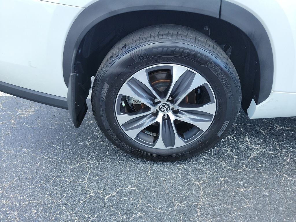 2025 Toyota Highlander XLE