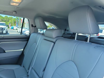 2025 Toyota Highlander XLE