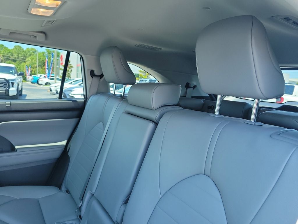 2025 Toyota Highlander XLE