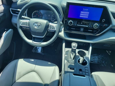 2025 Toyota Highlander XLE