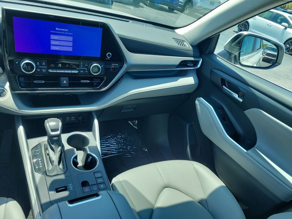 2025 Toyota Highlander XLE