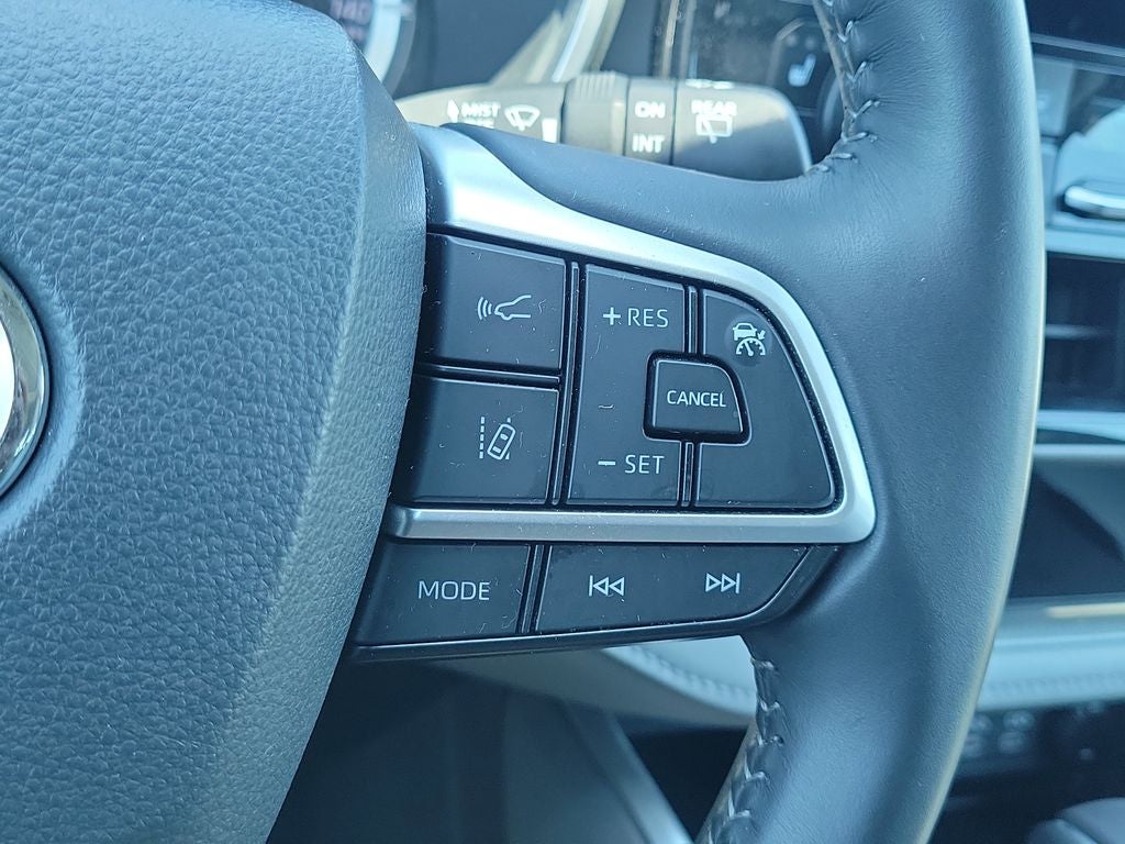 2025 Toyota Highlander XLE