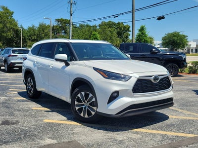 2025 Toyota Highlander XLE