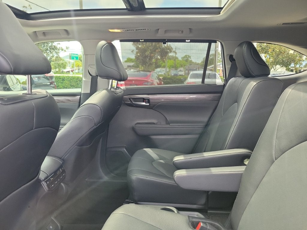 2024 Toyota Highlander Platinum