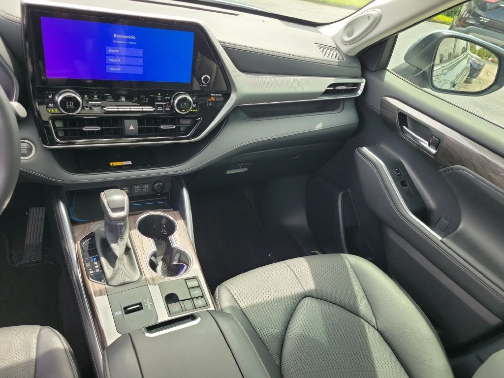 2024 Toyota Highlander Platinum