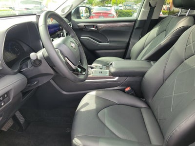 2024 Toyota Highlander Platinum