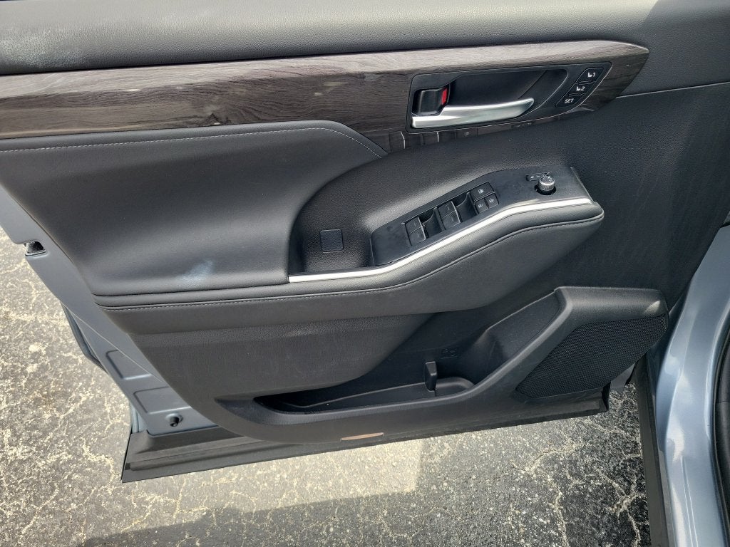 2024 Toyota Highlander Platinum