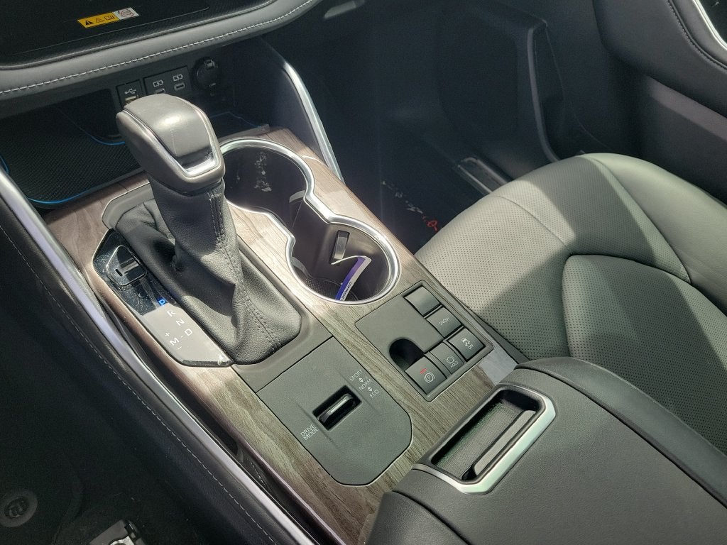 2024 Toyota Highlander Platinum