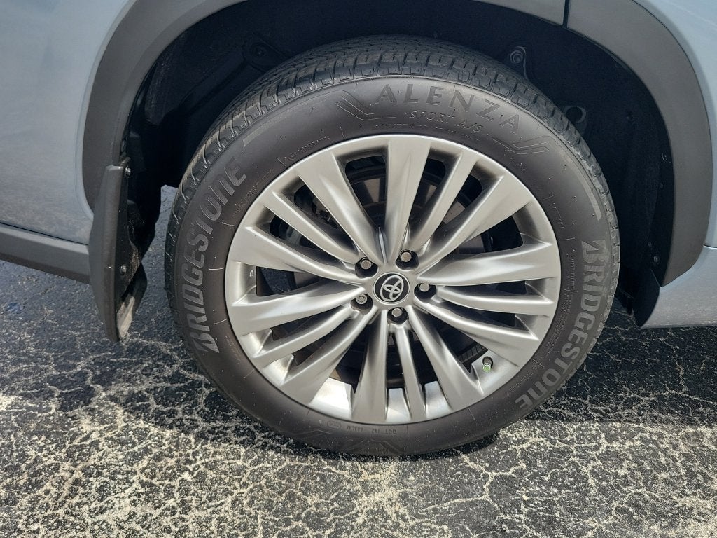 2024 Toyota Highlander Platinum