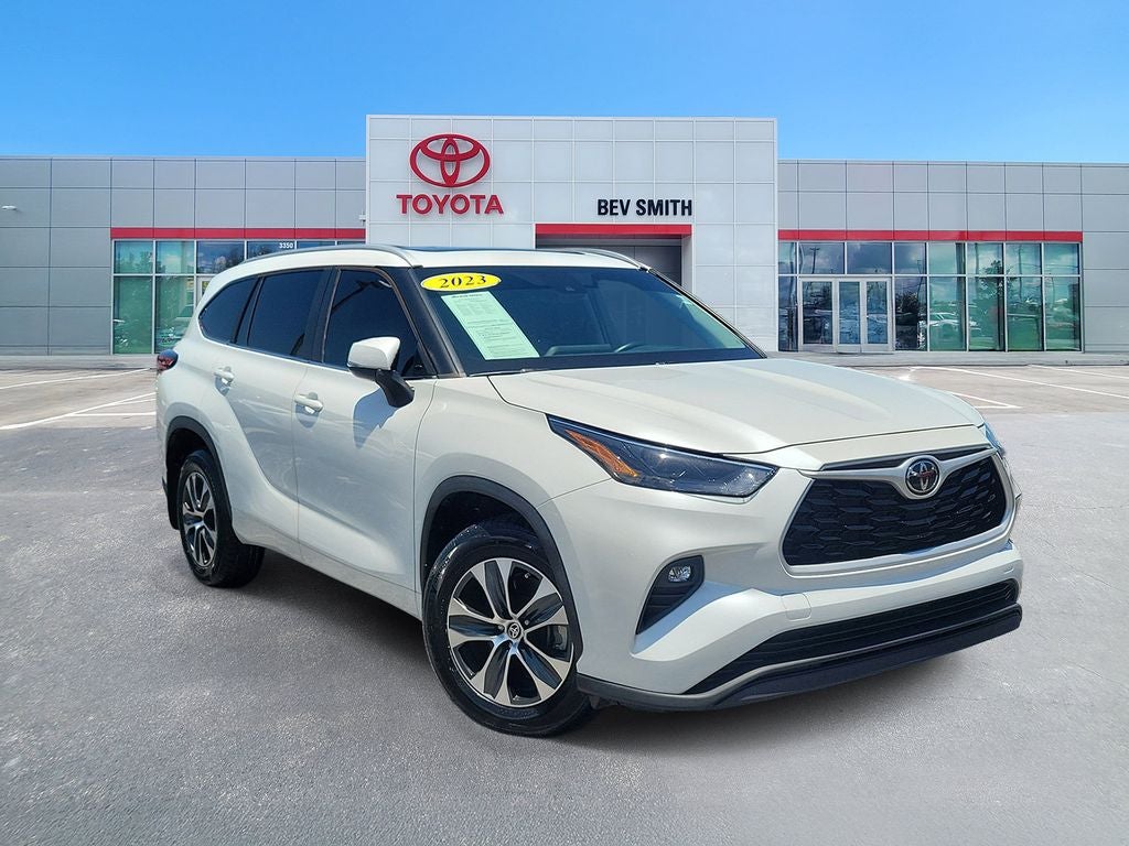 2023 Toyota Highlander XLE
