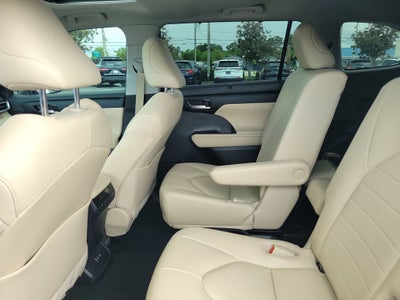 2023 Toyota Highlander XLE