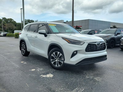 2023 Toyota Highlander XLE