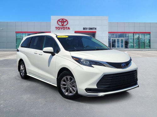 2025 Toyota Sienna LE 8 Passenger