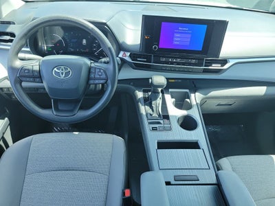 2025 Toyota Sienna LE 8 Passenger